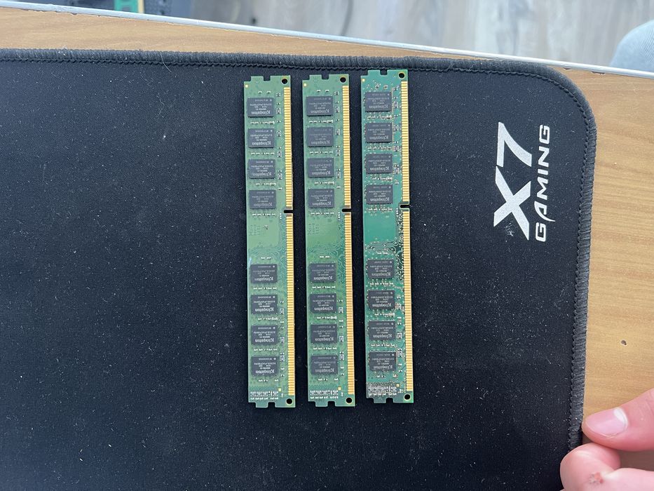 оперативна память DDR 3 по 4g