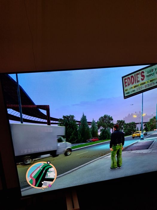 Playstation 4 Slim 1TB + jogo GTA Trilogy