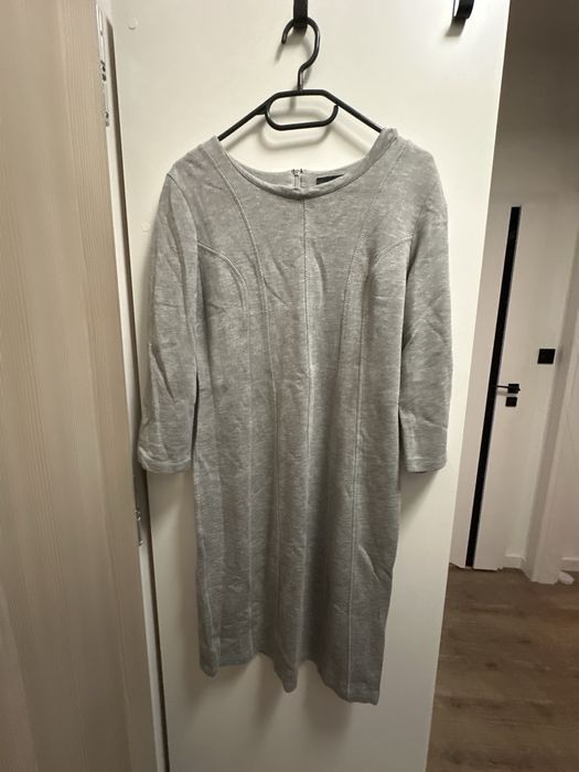 Szara dopasowana elegancka sukienka Reserved rozmiar L