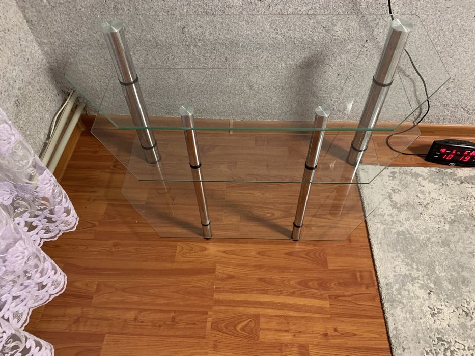 Продам скляний столик