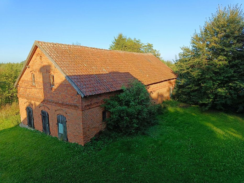 Budynek gospodarczy na działce 1699 m2