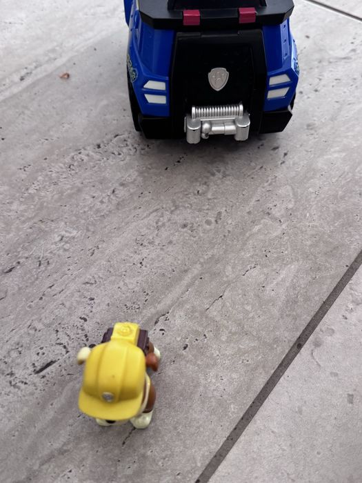 Carros e boneco patrulha pata