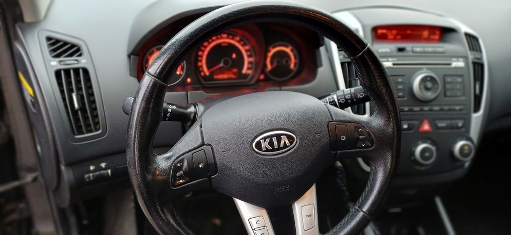 Kia ceed 2011 rok