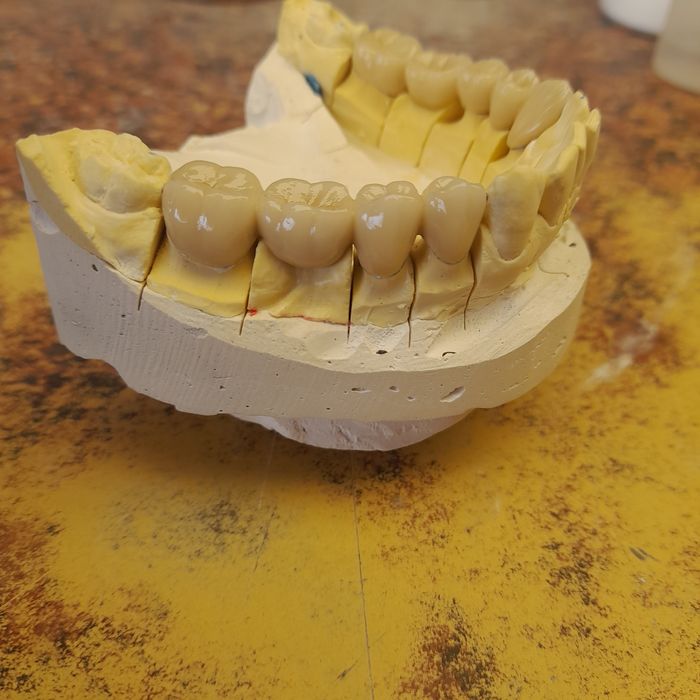 Зубний    технік