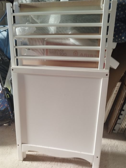 Berço branco com colchão
