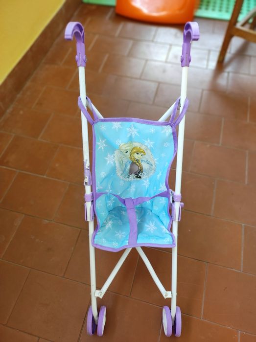 Carrinho de boneca