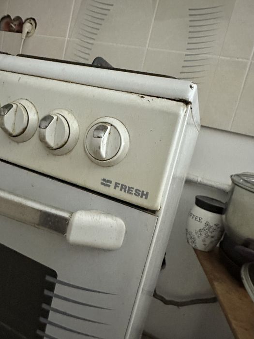 Продам газовую плиту
