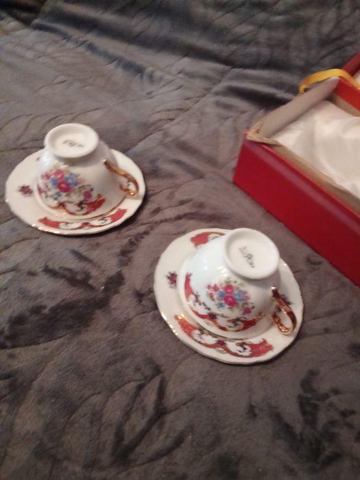 Conj de chávenas antigas.