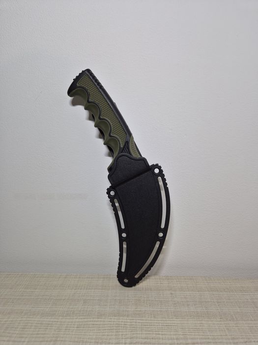 Nóż taktyczny / survivalowy z kaburą (karambit / stała głownia)