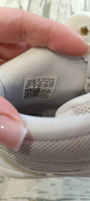 Кросівки Adidas(оригінал)36р