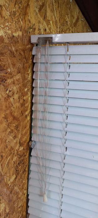 Продам білі жалюзі в розмірах