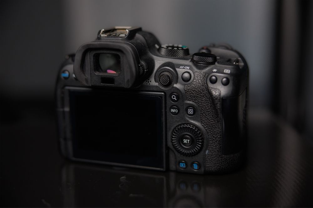 Canon r6 mark ii dwie karty 64GB SANDISK