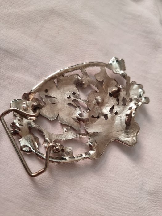 Klamra do paska srebrna kwiaty roślinny motyw