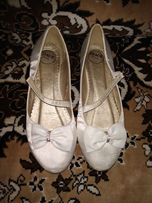 Туфли белые для девочки