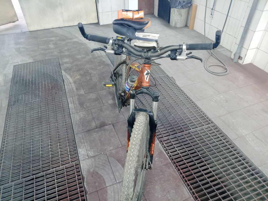 Bicicleta BTT Specialized Hardrock (Roda 26) – Travões de Disco (Negociável)