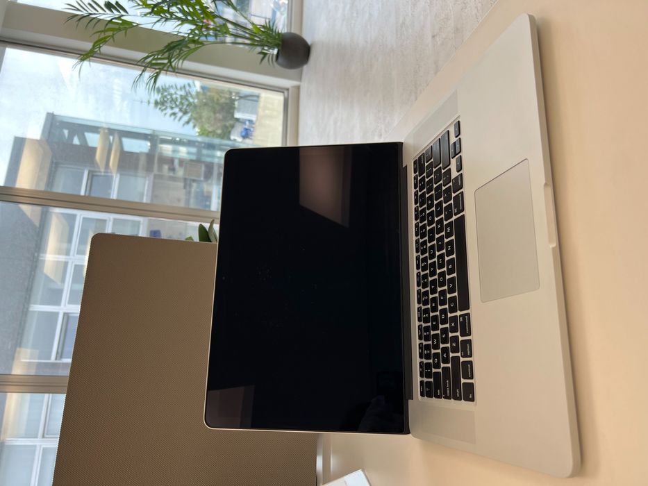 Apple MacBook Pro (A1398)