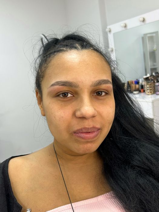 Шукаю моделей на брови