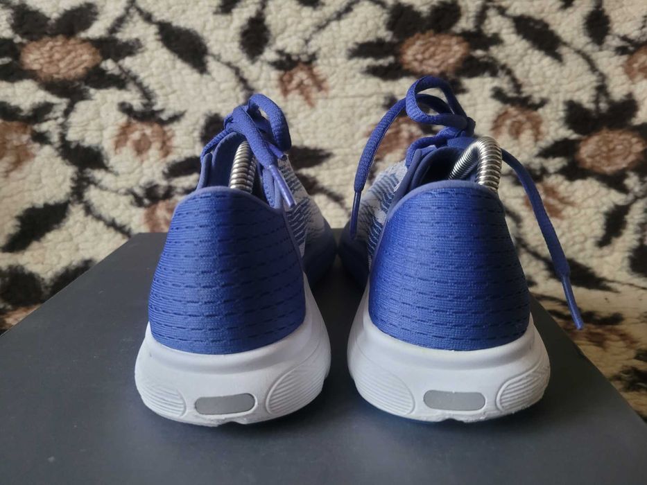 Mega lekkie buty do biegania UnderArmour Speedform wkł.24 cm superstan