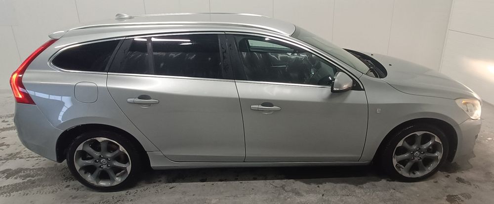 VOLVO V60 1.6 T3