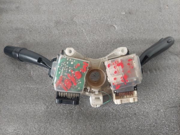 Conjunto / manetes de luzes e limpa vidros TOYOTA Corolla Sedan (_E11_