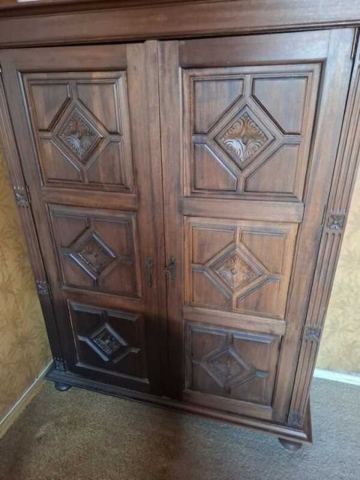 Mobilia Classica de Quarto (Cama, Cómoda, Guarda Roupa ..)