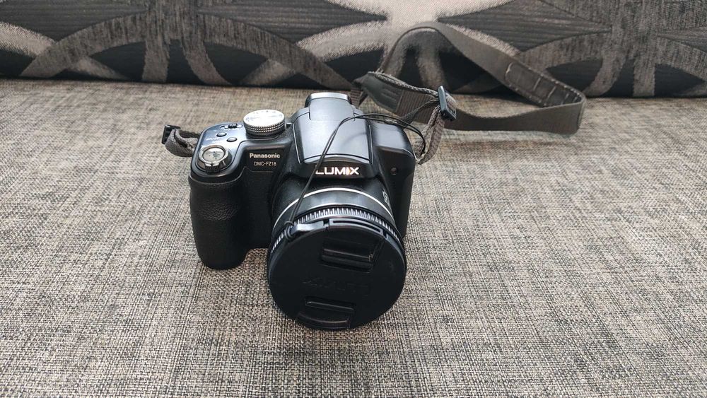 Цифровий фотоапарат Panasonic Lumix FZ18