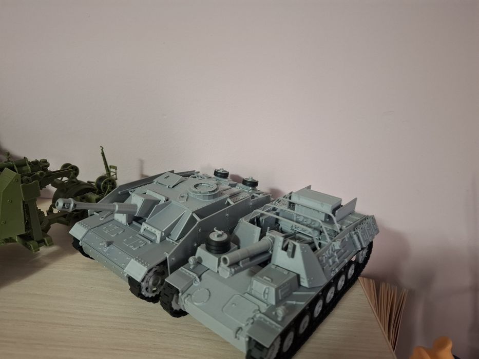 Sprzedam modele pojazdów wojskowych