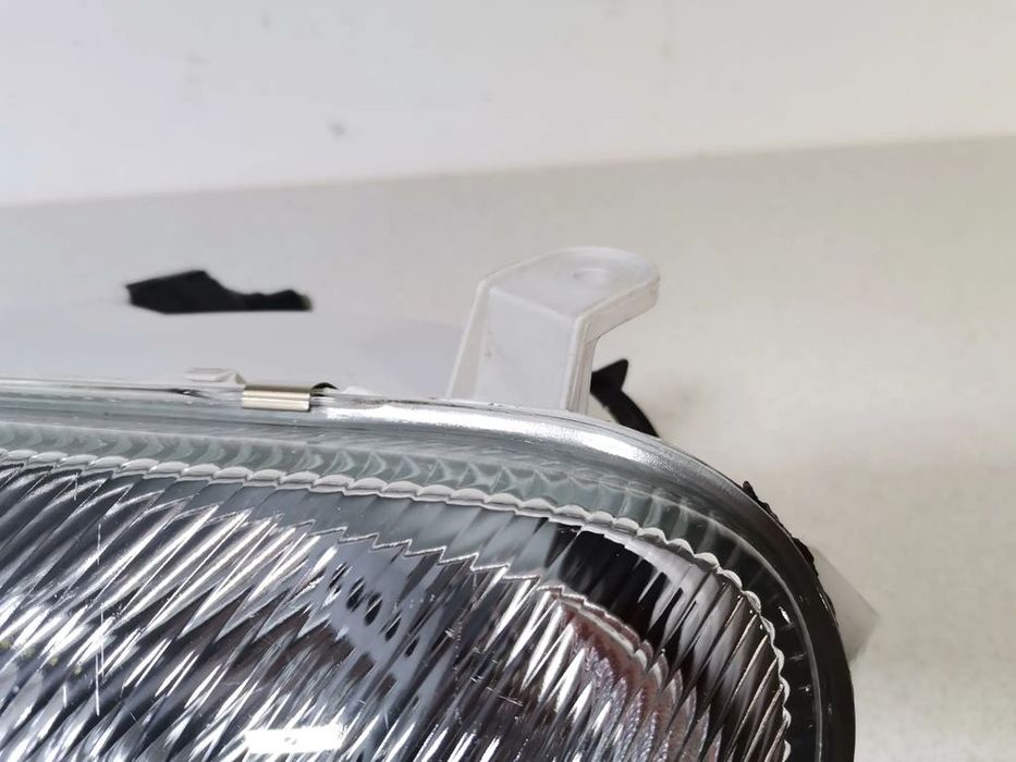 lampa reflektor lewy  toyota rav4 rav 4 i 94-97 oryginał
