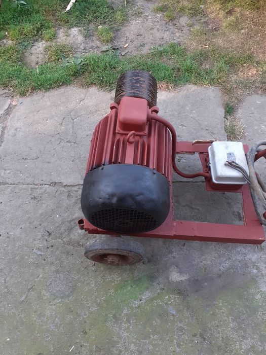 Witam mam do sprzedania silnik elektryczny 5,5 kW stan dobry Więcej in