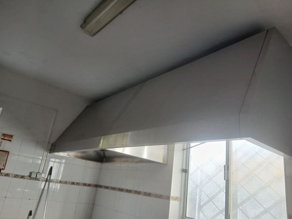 Exaustor em inox, de restaurante