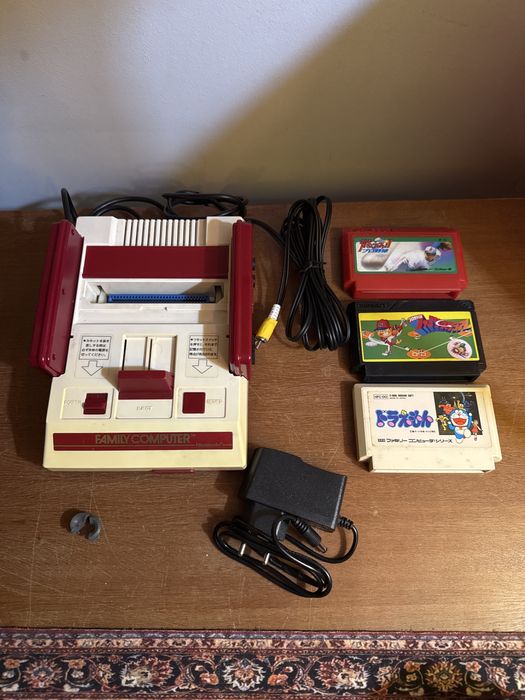 Zestaw Nintendo Famicom - 3 gry, dobry stan