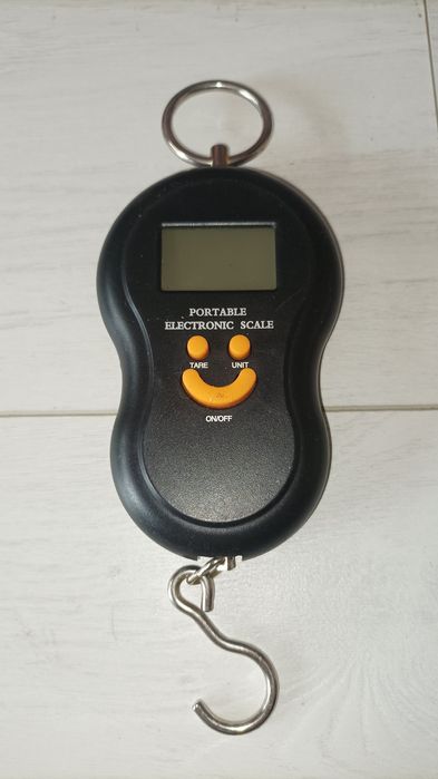 Весы ручные электронные до 50 кг. Ваги.