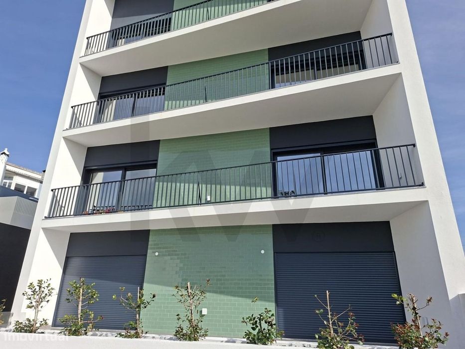 Apartamento T2 em Condomínio privado com Varandas, Piscina e Ginásio |