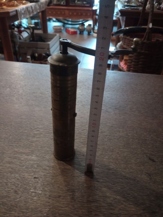 Stary mosiężny młynek do kawy Okazja