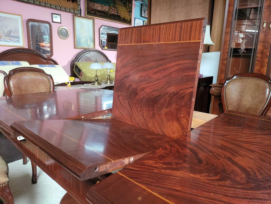 Excellent table – extendable – excellent condition and quality – Table only64584264507138122