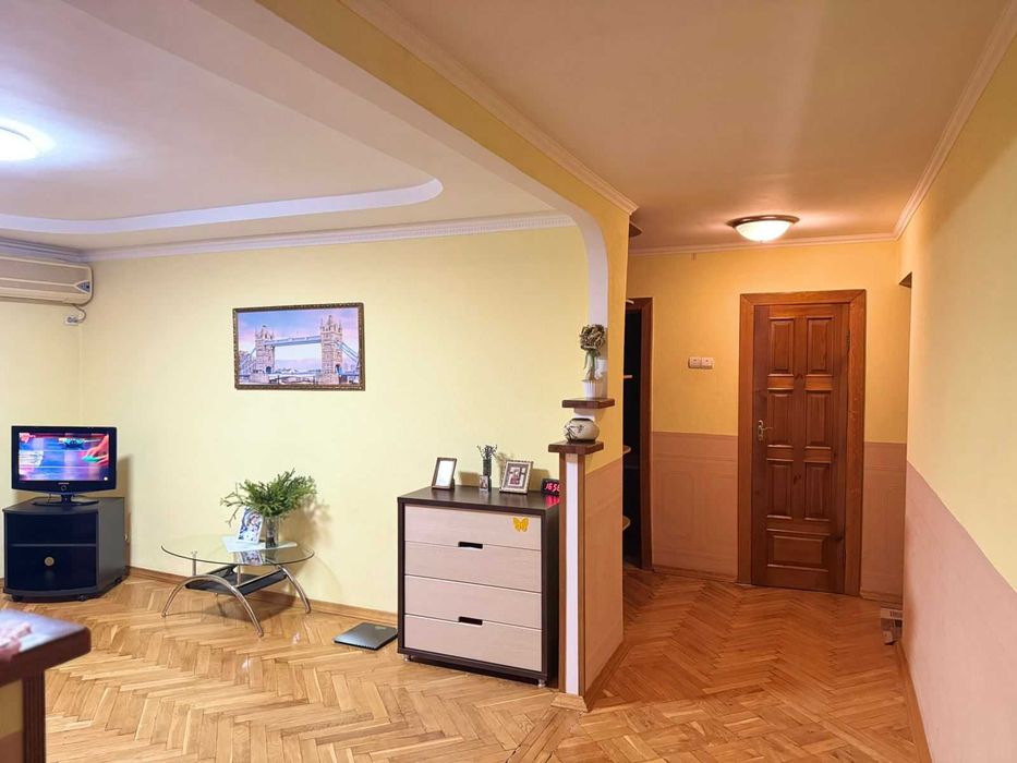 Продаж 3-кім квартири Митниця, вул. Нижня Горова