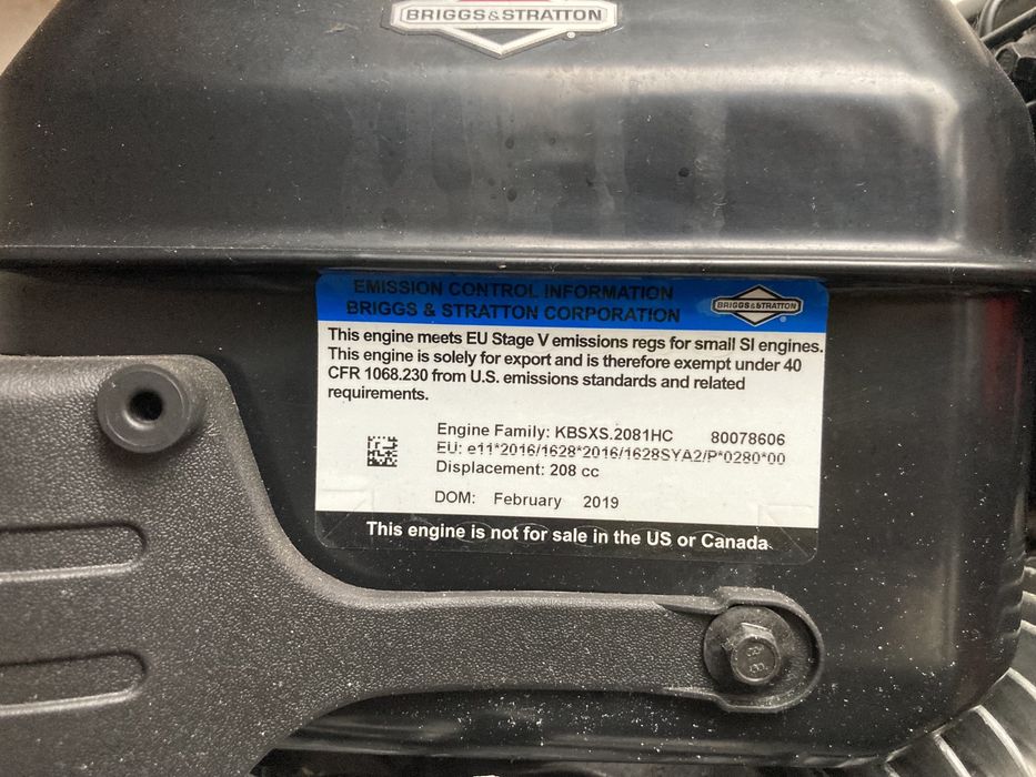 Gerador a gasolina Briggs & Stratton 3.2 kVA & 2 bidões de 22 L