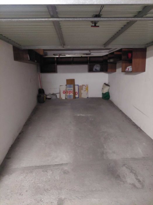 Vende-se garagem fechada,com bom acesso.