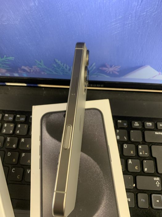 Продам iPhone 16 Pro 128Gb natural titanium rsim мінявся екран