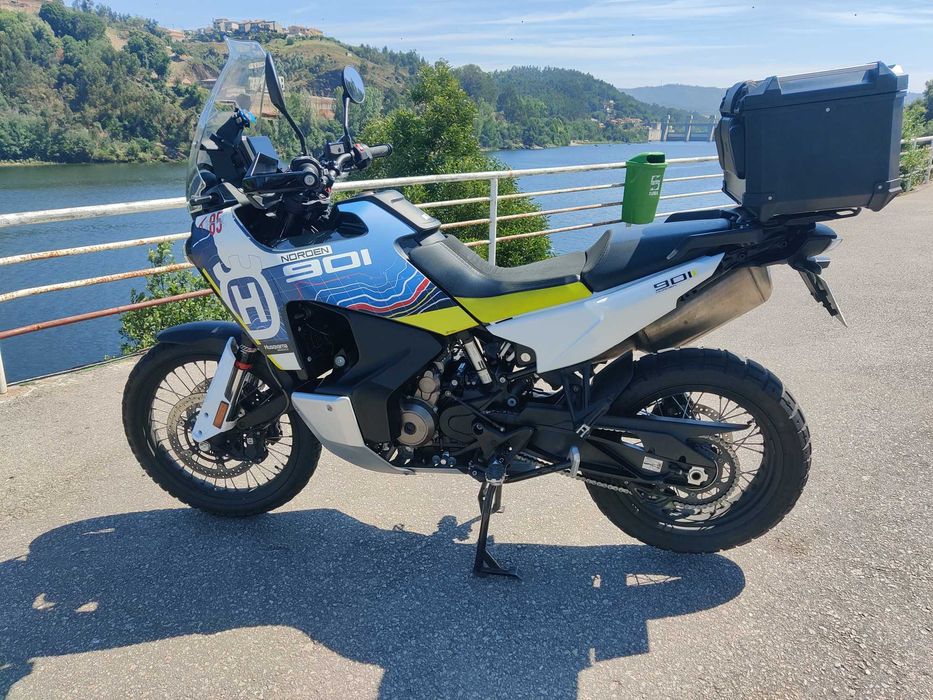 Husqvarna Norden 901 | 2022 | 16.500 km |