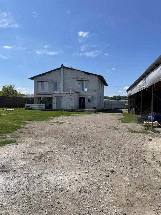 Продам дом 2этажа.330м.кв.