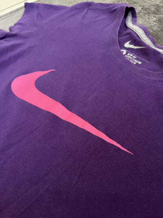Чудова футболка Nike