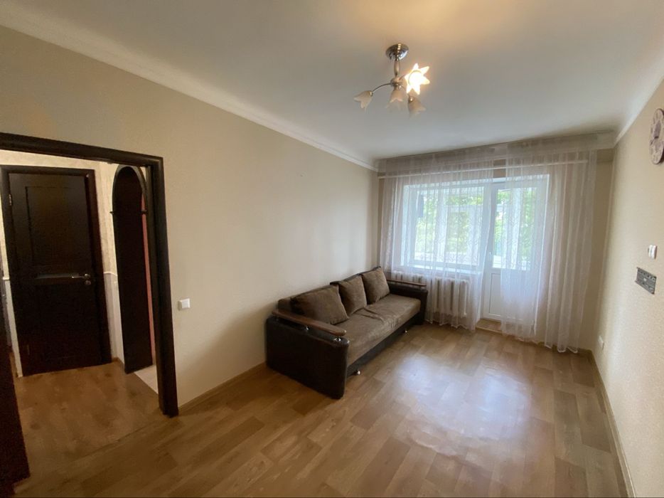 Продам 2х комнатную в центре ( Герасима Кондратьева)