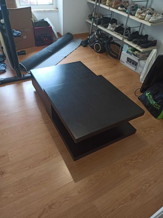 Mesa de Centro com Gavetas