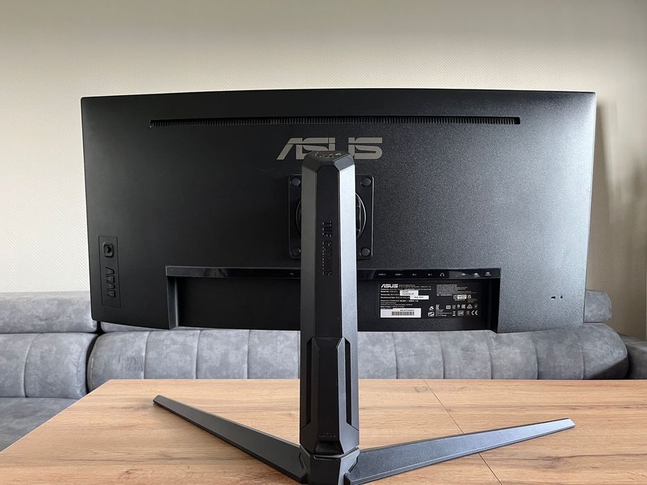 Monitor ASUS TUF Gaming  165Hz – stan bardzo dobry