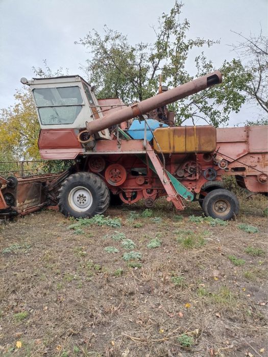 Продам комбаїн ніва