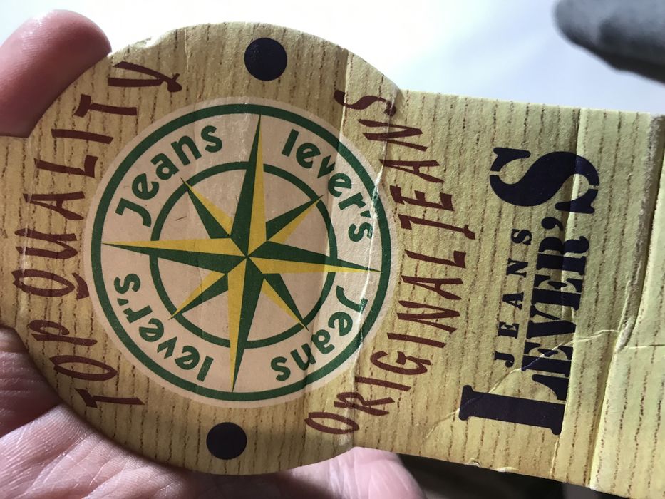 Продам джинси (нові)