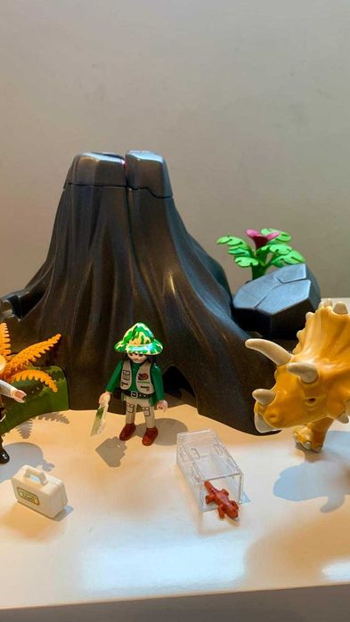 Playmobil 4170 - Vulcão Dinossauros Triceratops - vintage