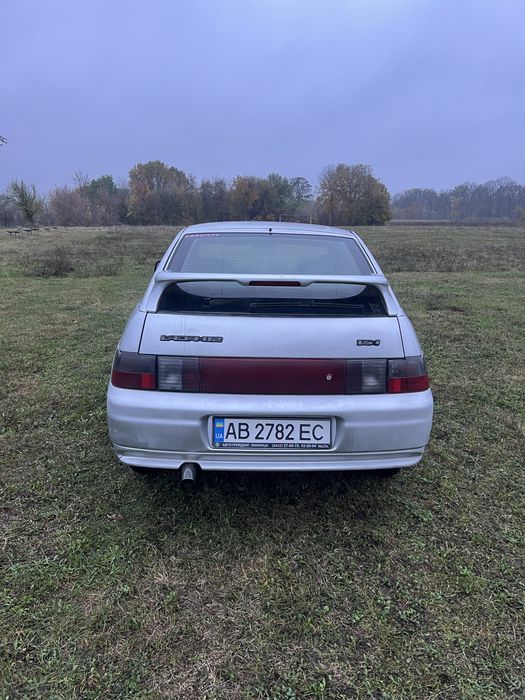 Автомобіль Ваз2112