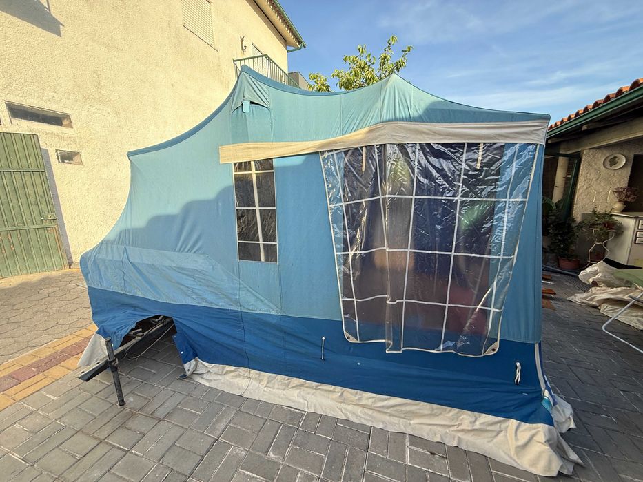 Auto-tenda Grou em bom estado com 2 quartos + 1 sala + avançado
